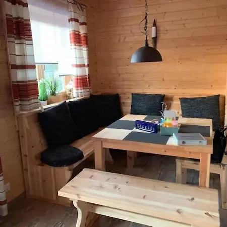 Semesterbostad Ferienblockhaus 6 Hoelle